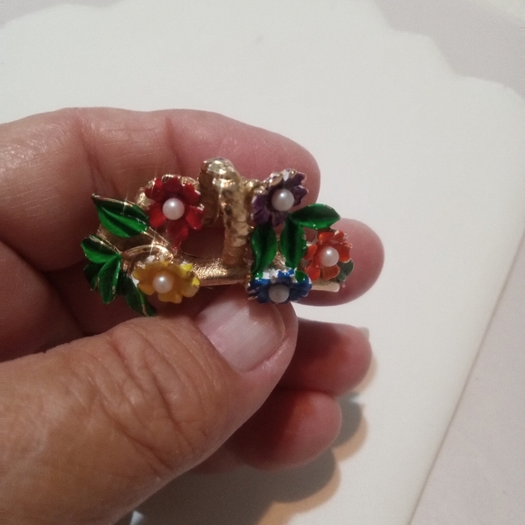 Vintage Flower Basket Brooch Signed St. Labre Gold Tone Enamel Faux Pearl - Picture 4 of 8